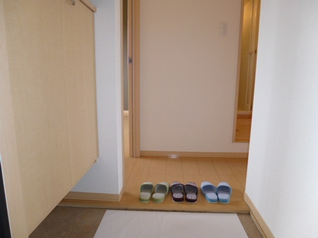 倉敷市福田町古新田のアパートの玄関