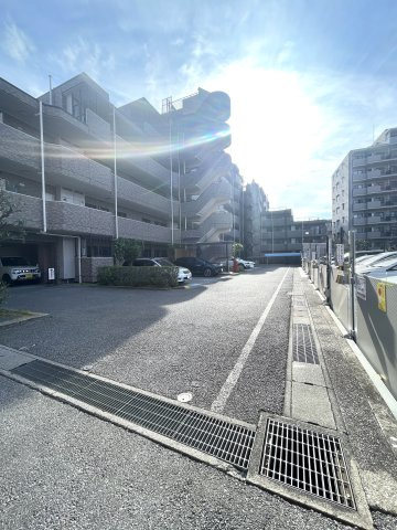 ライオンズガーデン津田沼東の駐車場