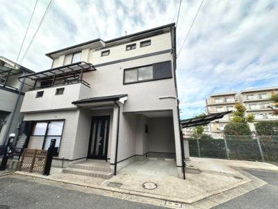 【外観】 | 上野芝向ヶ丘町6丁　戸建て | 外壁塗装済み、車3台駐車可能です。