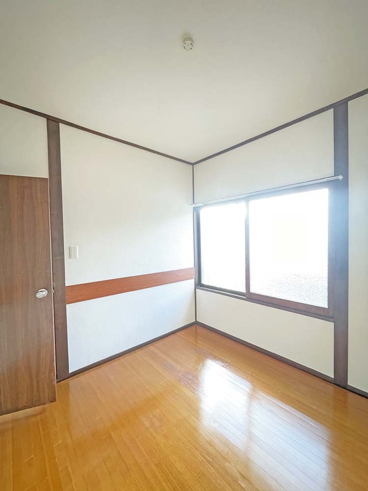 西宮市伏原町_戸建ての洋室