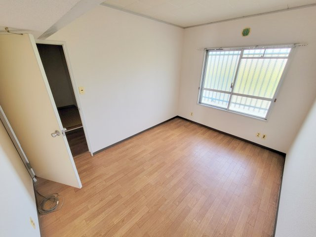 帝塚山ガーデンハイツ2号棟の洋室