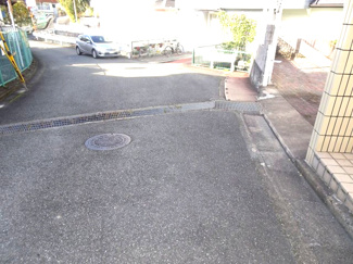 【前面道路含む現地写真】