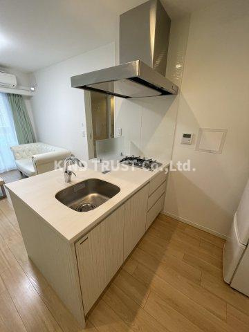 Bee-parQ扇町のキッチン|コンパクトなキッチンで掃除もラクラク