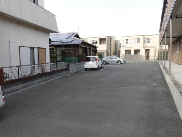 セジュールさくらの駐車場|駐車スペースもあります☆