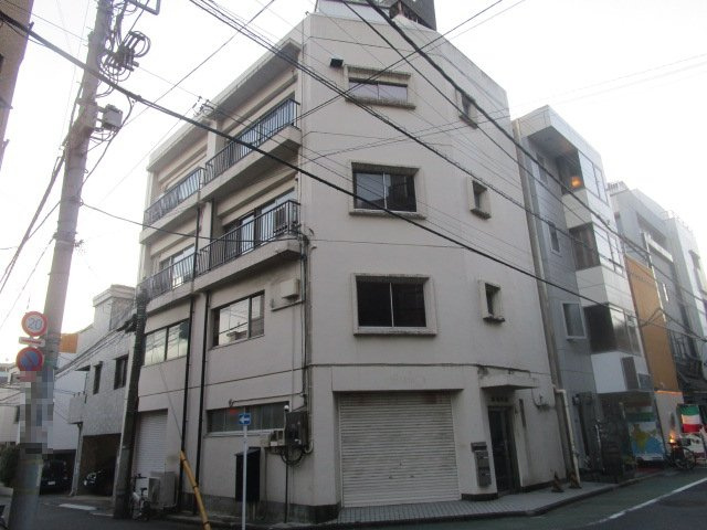 港区東麻布２丁目のビルの外観