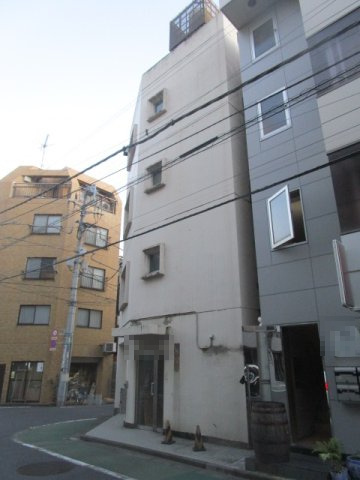 港区東麻布２丁目のビルの外観