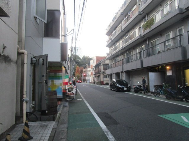 港区東麻布２丁目のビルの周辺