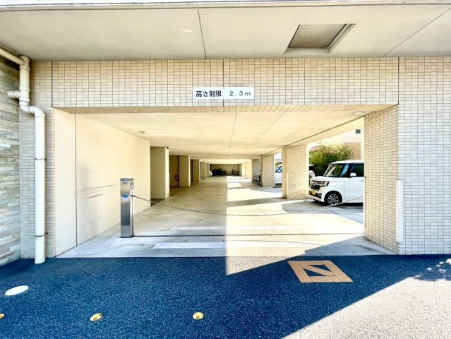 ユニーブル長久手南テラスの駐車場
