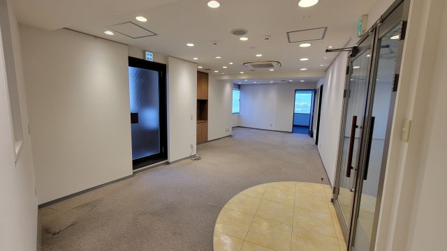 スカイラークビルの内装