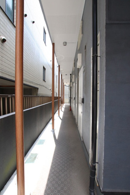 玄関側共用通路