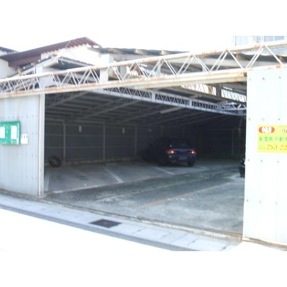 岐阜市沖ノ橋町１丁目の駐車場の外観