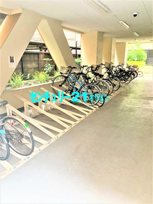 【その他共用部分】 | Due Nerima II／ドゥーエネリマツー | 敷地内駐輪場。屋内です