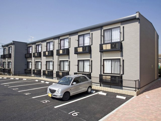 レオパレスＣＲＣ築地の外観|外観は落ち着いています