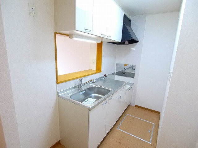 神戸市西区竜が岡５丁目のアパートのキッチン