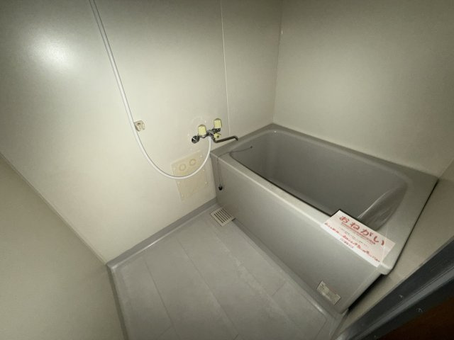 ドミール加佐の浴室