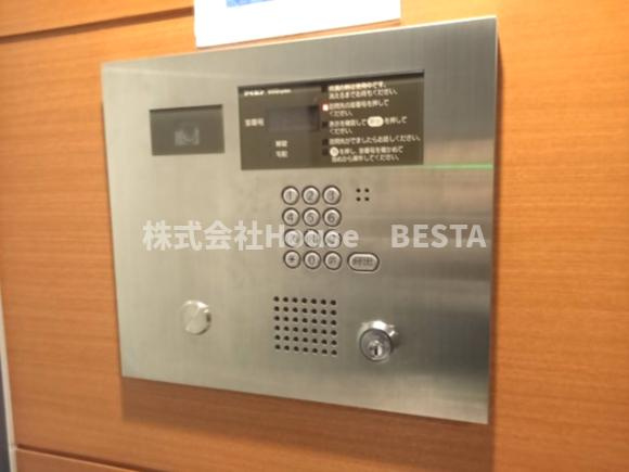 ファーストフィオーレ神戸湊町のエントランス