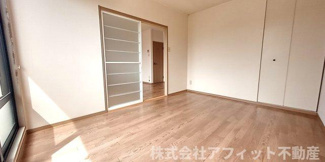 【居間・リビング】 | ジュネパレス東福山B | 洋室6帖