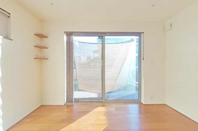 ６４４８４　岐阜市水海道中古戸建ての居間・リビング
