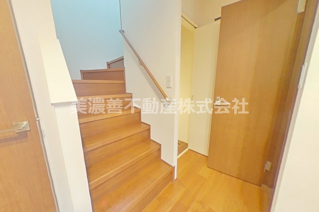 ６４４８４　岐阜市水海道中古戸建てのトイレ