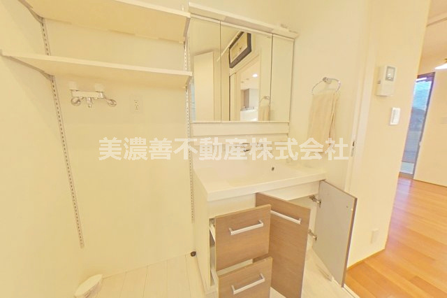 ６４４８４　岐阜市水海道中古戸建ての洗面所