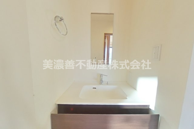 ６４４８４　岐阜市水海道中古戸建ての収納