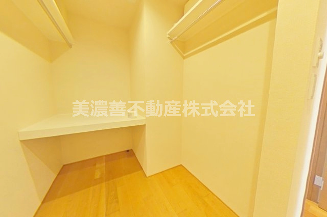 ６４４８４　岐阜市水海道中古戸建てのバルコニー