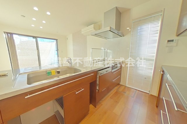 ６４４８４　岐阜市水海道中古戸建てのキッチン