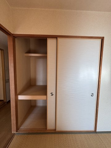 ラフィネ星田の収納