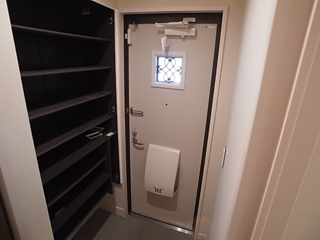 神戸市須磨区妙法寺字筆前のアパートの玄関|シューズボックス付き玄関