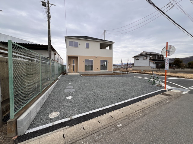 新築　太田市藪塚町第9　クレイドルガーデン　１号棟の駐車場|現地写真　駐車スペースは並列3台分可能です！
