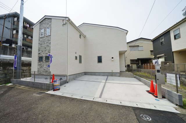 【横浜市旭区笹野台1丁目38-7新築戸建て】★仲介手数料無料★（笹野台小学校・希望が丘中学校）の外観