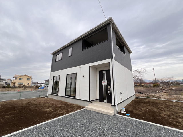 新築　太田市藪塚町第9　クレイドルガーデン　4号棟の外観|現地写真　完成しました！物件のご内覧等、お気軽にお問合せください♪　							


