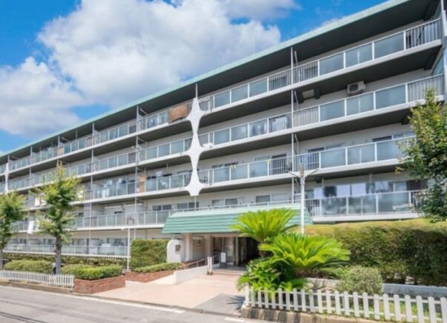 帝塚山グリーンハイツB棟の外観