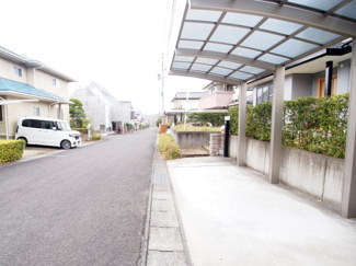 【前面道路含む現地写真】