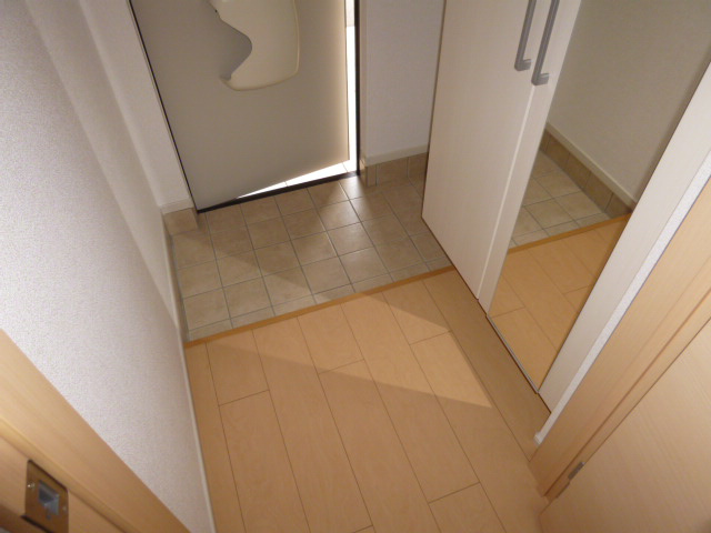 ヒルサイドハウスの玄関|シューズボックス