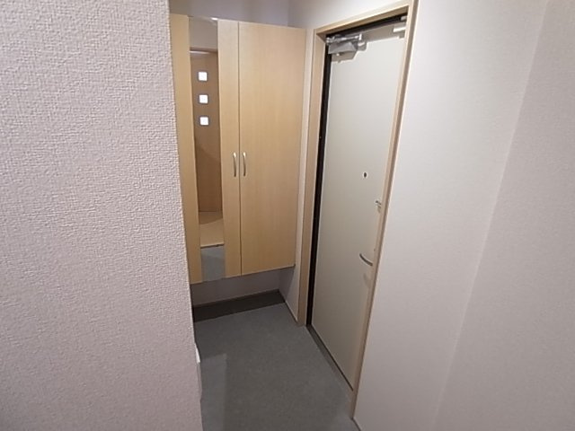 神戸市兵庫区中道通９丁目のアパートの玄関|玄関シューズボックス