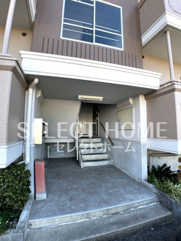 【エントランス】 | サンポール明大寺 | 毎日通るエントランスはこのようになっています
