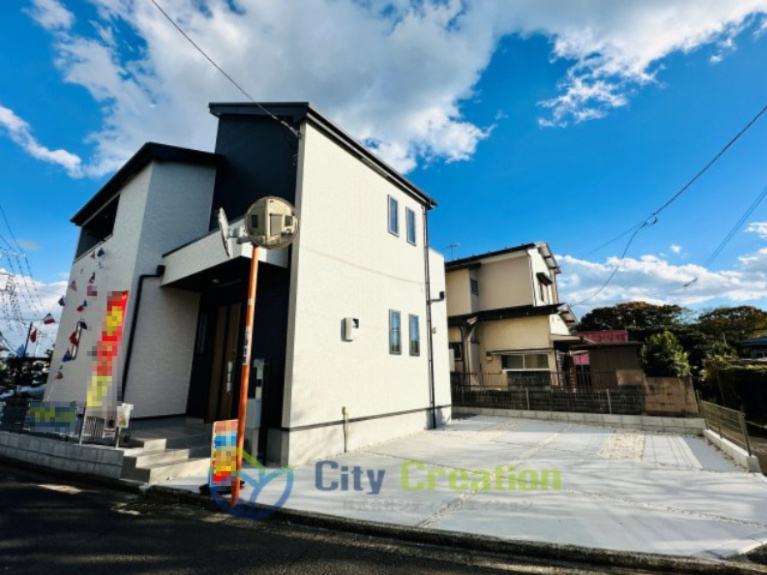 秦野市今泉　秦野駅徒歩8分の敷地広々戸建住宅の外観