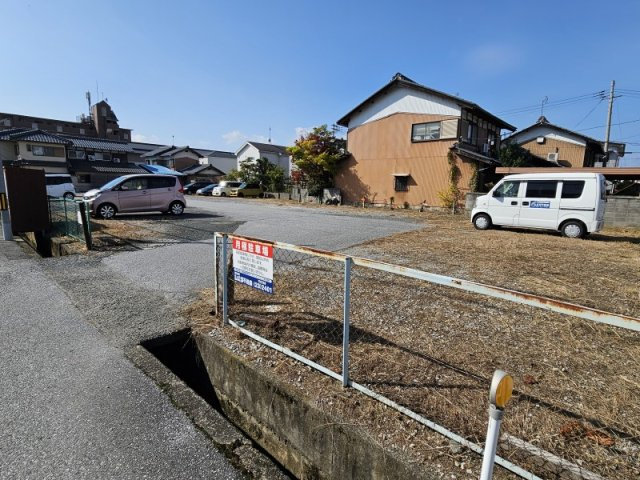 彦根市後三条町 K 月極駐車場