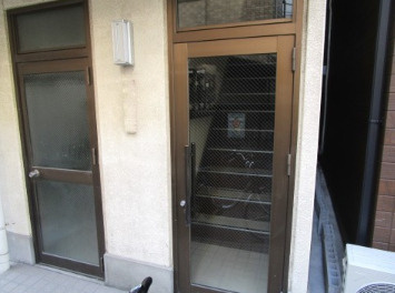 【エントランス】 | 横山ビル