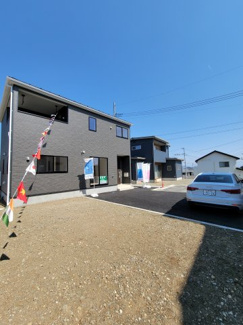 【外観】 | 便利な立地かつ自然に囲まれた落ち着いた住環境です。
