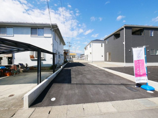 【外観】 | 侵入経路　駐車場としてご利用可能です。