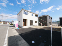 昭和町河西 新築全6棟 2号棟 角地 車3台並列 オール電化