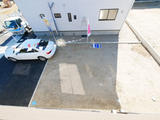 【駐車場】 | バルコニーより庭を望む