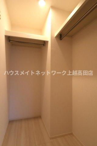 マウント.ナンバ　オータムの収納|ウォークインクローゼット