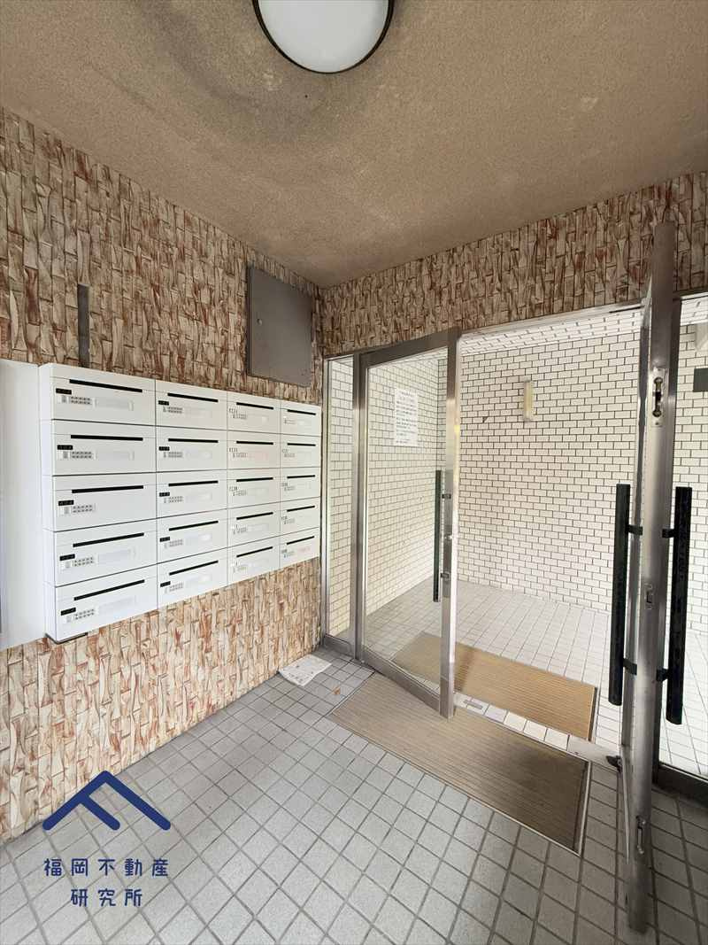 エバーライフ東公園のエントランス