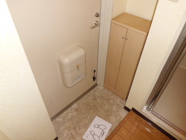 灘南ビルの玄関