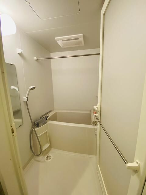 国分寺市本多２丁目の中古マンションの浴室