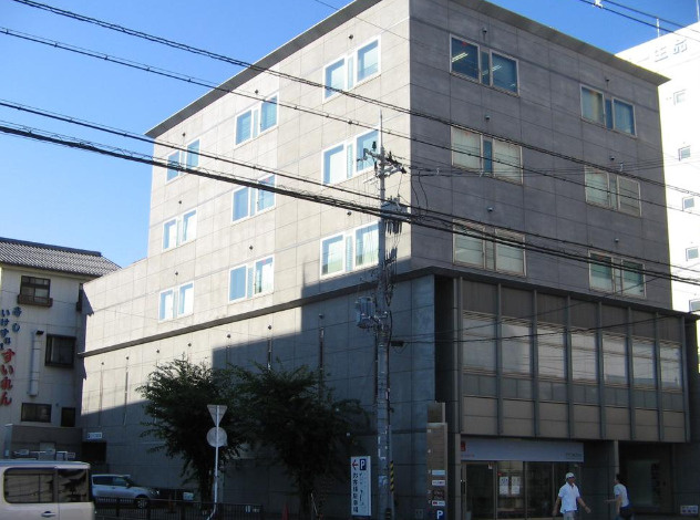 近江八幡市鷹飼町の事務所の外観
