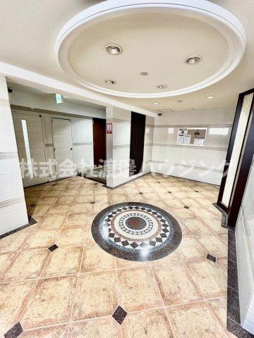 Luxe豊津のエントランス